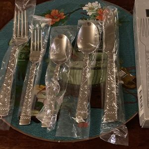 Mikasa Venetian Court place settings.